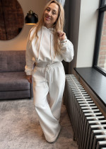 Sportowa elegancja: jak dresy wpisują się w styl athleisure?